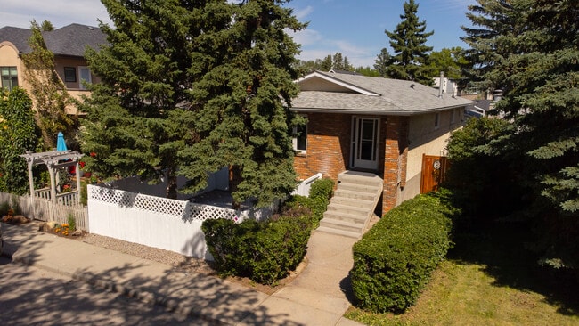 property at 3316 2 St NW