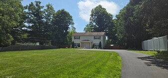 1335 Union Ave in Newburgh, NY - Building Photo