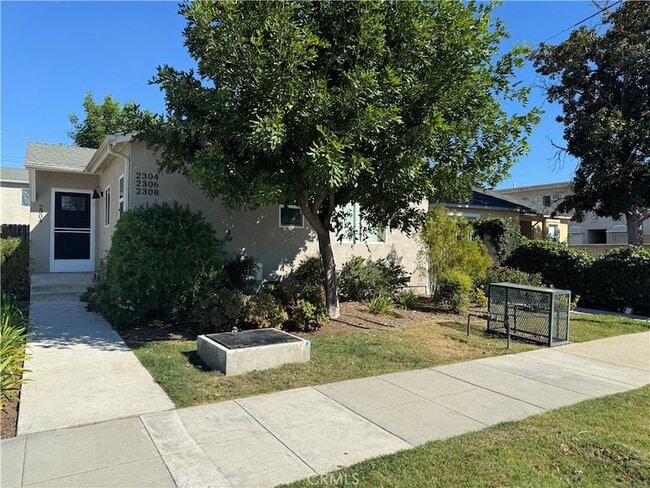 property at 2304 N Catalina St