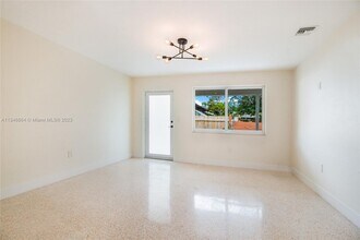 7315 SW 63rd Ct-Unit -7315 in South Miami, FL - Building Photo - Building Photo