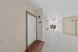 23680 Walden Center Dr in Bonita Springs, FL - Building Photo - Building Photo
