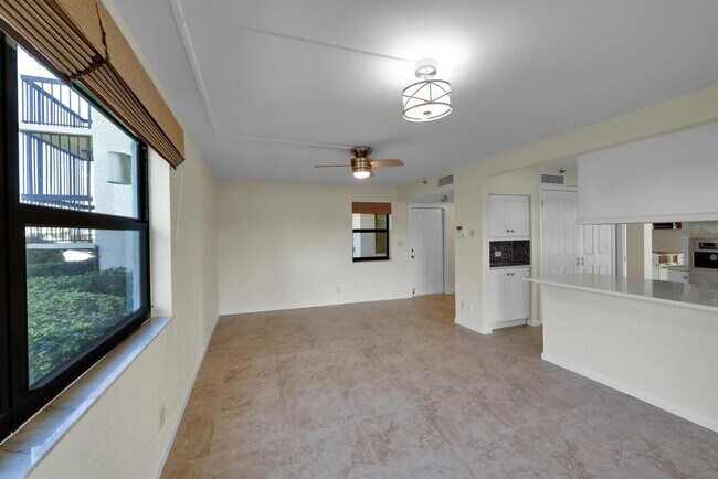 374 Golfview Rd in North Palm Beach, FL - Building Photo - Building Photo