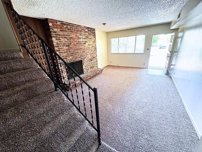 510 W Locust St in Lodi, CA - Building Photo