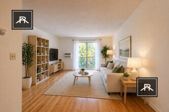 802 Centre St, Unit 306 in Boston, MA - Foto de edificio - Building Photo