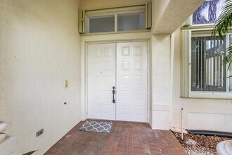 4627 Windward Cove Ln, Unit 0106 in Wellington, FL - Building Photo - Building Photo