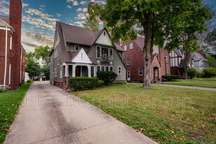 18405 Newell Rd in Shaker Heights, OH - Building Photo