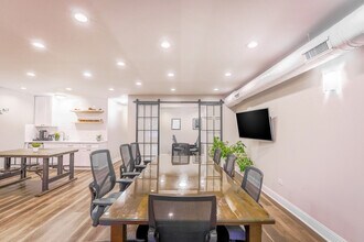 931 W Glen Flora Ave in Waukegan, IL - Foto de edificio - Building Photo