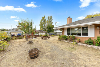 1785 Halterman Ave in Santa Cruz, CA - Building Photo - Building Photo