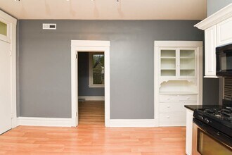 2738 N Central Park Ave, Unit 2 in Chicago, IL - Foto de edificio - Building Photo