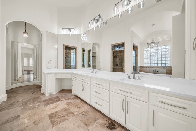 property at 15 Player Green Pl