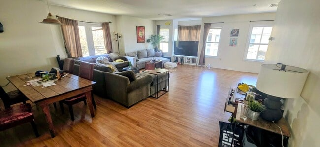 property at 18 Glencoe St