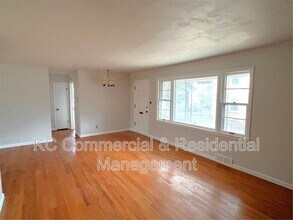 800 E 75th Terrace in Kansas City, MO - Building Photo - Building Photo