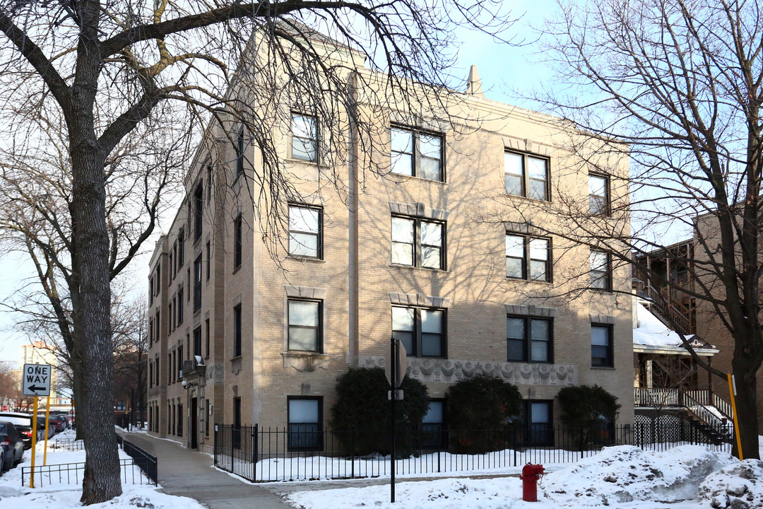 1255 W. Bryn Mawr in Chicago, IL - Foto de edificio