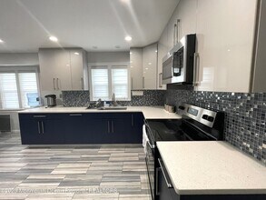 87 Cooper Ave in West Long Branch, NJ - Building Photo - Building Photo