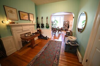 1722 Beacon St, Unit 1 in Brookline, MA - Building Photo - Building Photo
