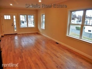 24 Waltham St in Watertown, MA - Building Photo - Building Photo