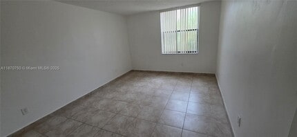 14311 N Kendall Dr in Miami, FL - Building Photo - Building Photo