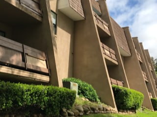 property at 915 S Seminole Dr