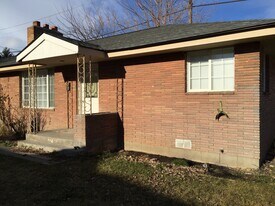 910 C St SW in Ephrata, WA - Building Photo