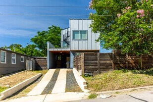 2014 E 9th St in Austin, TX - Building Photo