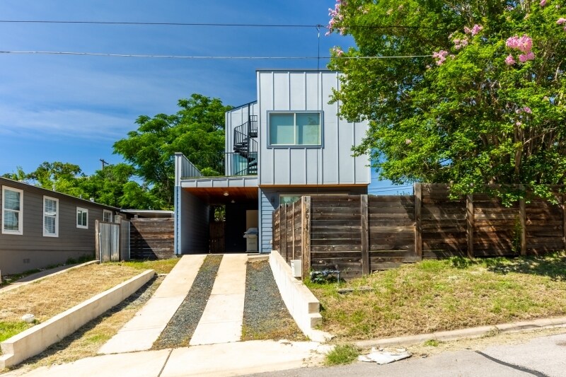 2014 E 9th St in Austin, TX - Building Photo