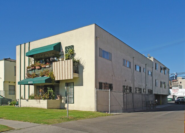 8821 Alcott St in Los Angeles, CA - Building Photo - Building Photo