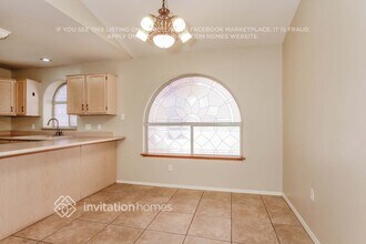 7934 W Laurel Ln in Peoria, AZ - Foto de edificio - Building Photo