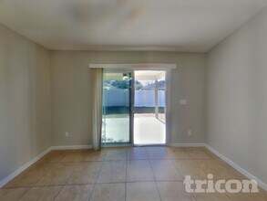 15963 Bainebridge Dr in Jacksonville, FL - Foto de edificio - Building Photo