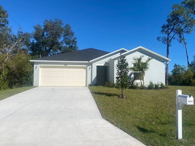1541 Newport St SE in Palm Bay, FL - Building Photo - Building Photo