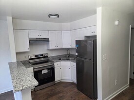 1012 W 36th St, Unit A in Norfolk, VA - Building Photo