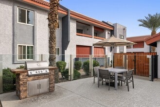 West 35th Apartments in Phoenix, AZ - Building Photo - Building Photo