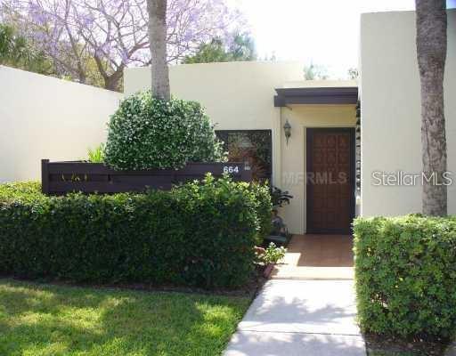 664 Woodlawn Dr