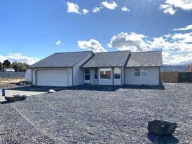 204 3rd St in Dallesport, WA - Building Photo