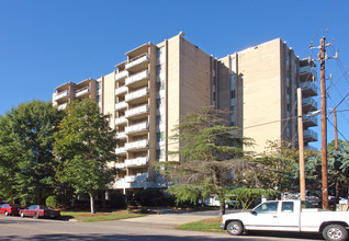 Hermitage in Columbia, SC - Foto de edificio - Building Photo