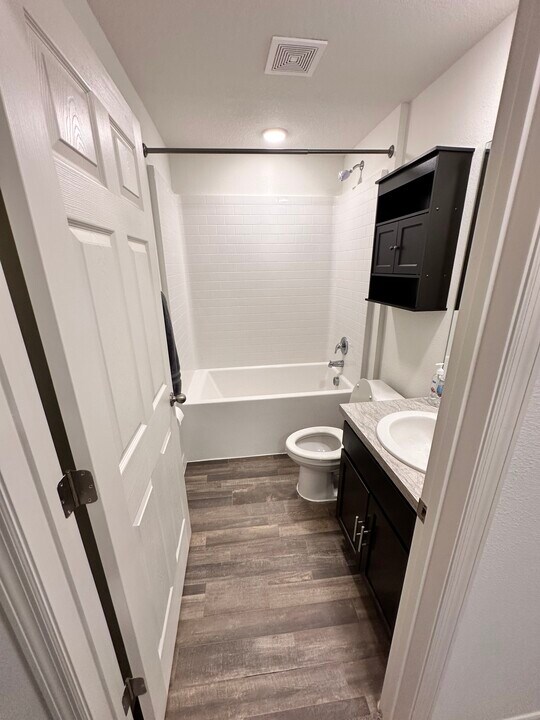 108 Maple Dr in Poinciana, FL - Building Photo