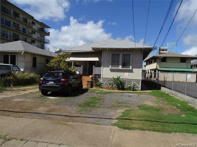 746 Makaleka Ave in Honolulu, HI - Building Photo