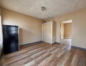 25 Oakland Ave in Everett, MA - Building Photo - Building Photo