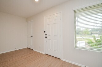 305 Riverwood Village Ln in Sealy, TX - Building Photo - Building Photo