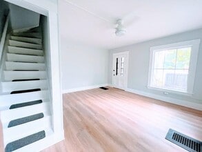 178 Pleasant St-Unit -3 in Claremont, NH - Building Photo - Building Photo