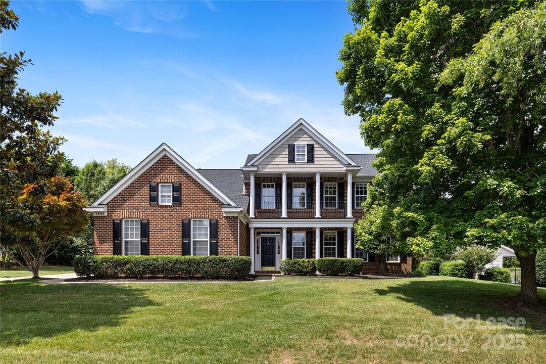 1905 Silk Pond Dr in Waxhaw, NC - Building Photo