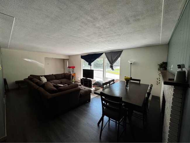 618 E Main St, Unit 3 in Mankato, MN - Foto de edificio - Building Photo