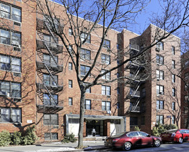 41-25 Case Street in Flushing, NY - Building Photo - Building Photo
