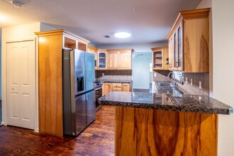 129 E Laurel Ave in Howey In The Hills, FL - Building Photo - Building Photo