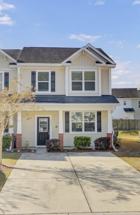 9058 Parlor Dr in Ladson, SC - Foto de edificio