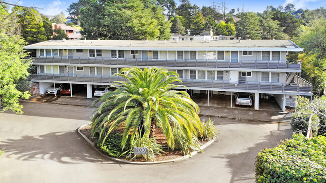 1030 Redwood Hwy Frntg Rd in Mill Valley, CA - Foto de edificio - Primary Photo