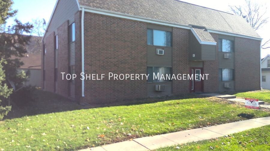 103 Grant in Bondurant, IA - Building Photo