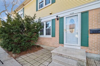 1459 Wingate Blvd in Ypsilanti, MI - Building Photo - Building Photo
