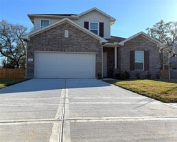 405 Magnolia Ln in Lake Jackson, TX - Building Photo