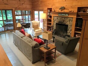 310 Twin Lakes Rd in Salisbury, CT - Building Photo - Building Photo