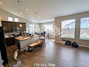 3286 Golden Meadow Way in Colorado Springs, CO - Building Photo - Building Photo